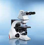 Leica DM2000 Microscope