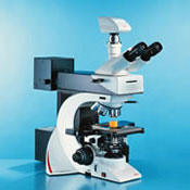 Leica DM2500M Microscope