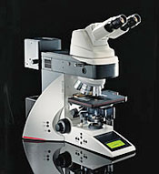 Leica DM4000M Microscope